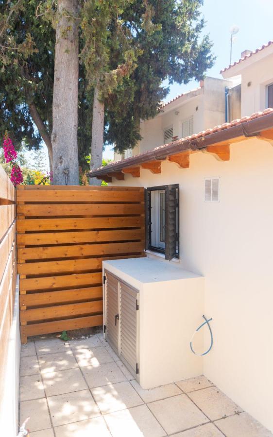 Ferienwohnung Dub House 3 Paphos Exterior foto